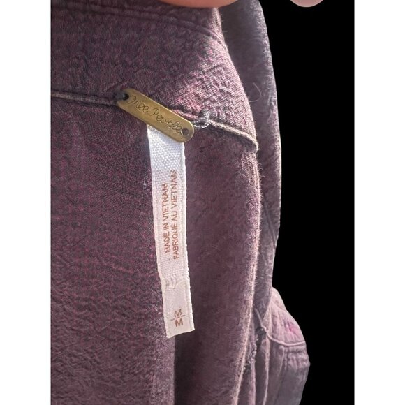 FREE PEOPLE Womens MEDIUM Textured Purple Button-Up Shirt With Pockets BEACH REL - Picture 7 of 10